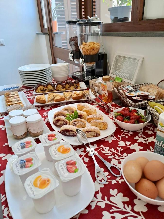 La Vie Fuille Bed And Breakfast Рипосто Экстерьер фото